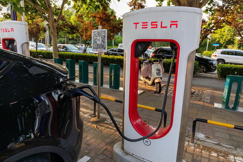 特斯拉充电标准统一北美市场，市值一夜大涨2200亿背后的战略与机遇